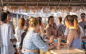 Booze cruises in Richmond VA. BYOB Tiki boat. group photo. Tiki Club RVA by Sea Suite Cruises.