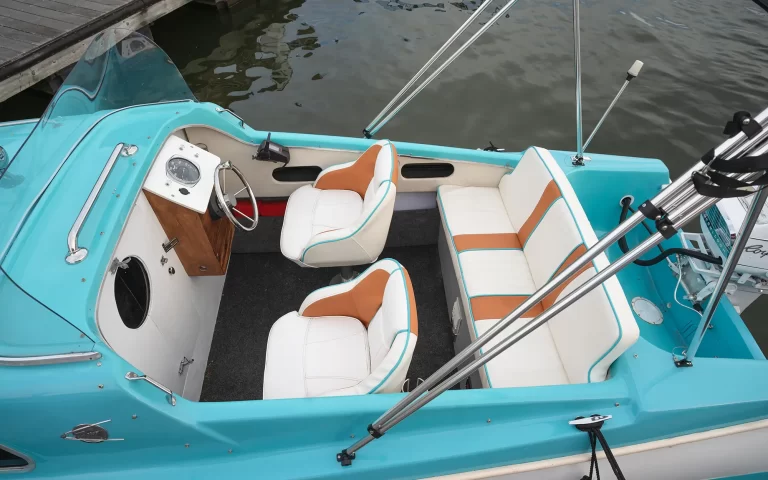 Retro-Boat-Rentals-RVA-Richmond-Small-Blue-Classic-Boat-(3)-min