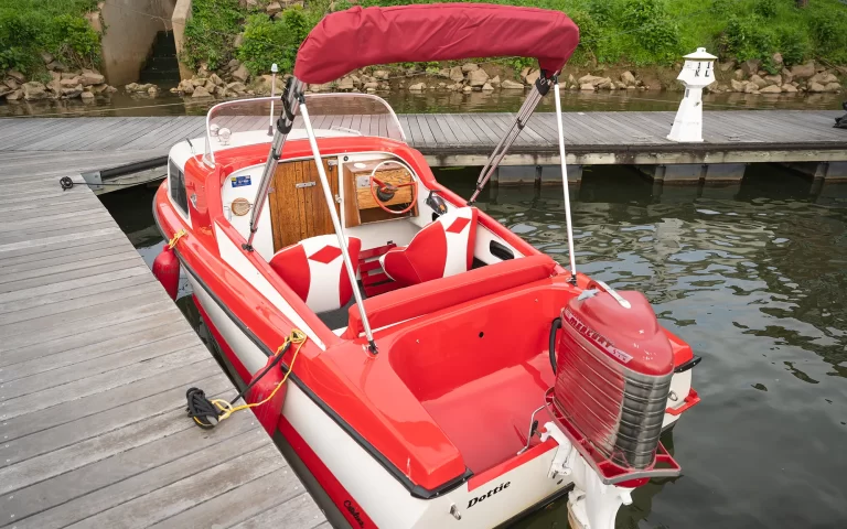 Retro-Boat-Rentals-RVA-Richmond-Small-Red-Classic-Boat-(12)-min