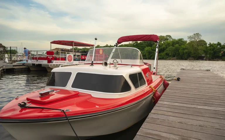 Retro-Boat-Rentals-RVA-Richmond-Small-Red-Classic-Boat-(4)-min