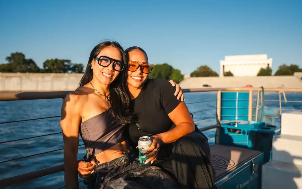 Sea-Suite-Cruises-Party-Boats-1A-(4)-min