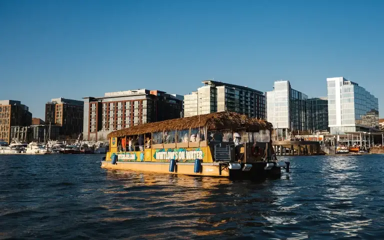 Sea-Suite-Cruises-Party-Boats-3C (1)