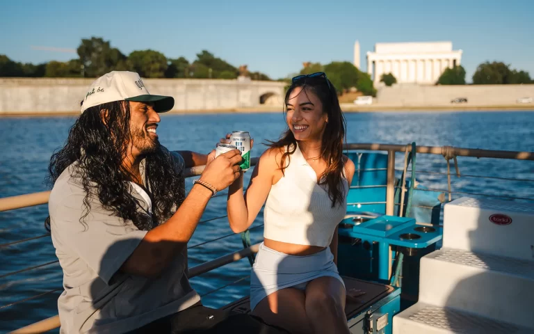 Sea-Suite-Cruises-Tiki-Boats-DC-9D-(2)-min