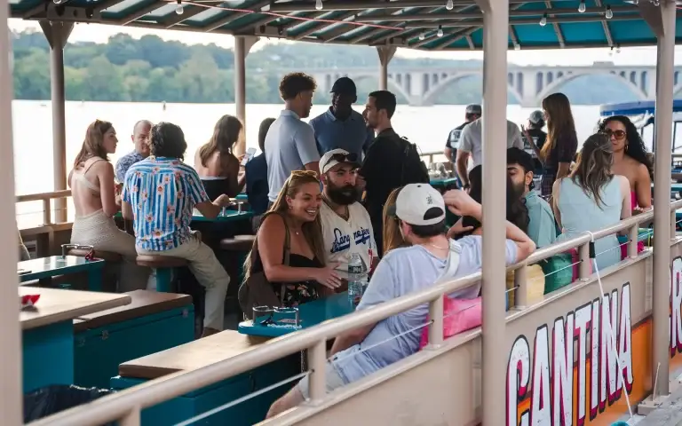 Sea-Suite-Cruises-Cantina-Cruises-DC-17A-(6)-min