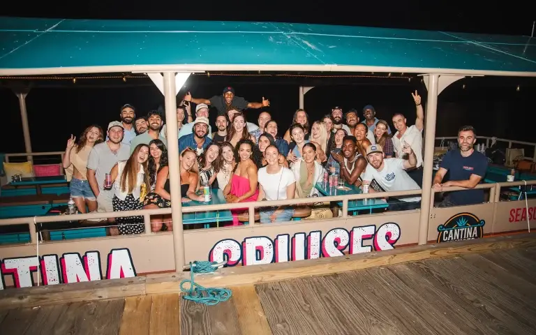 Sea-Suite-Cruises-Cantina-Cruises-DC-17A-(8)-min