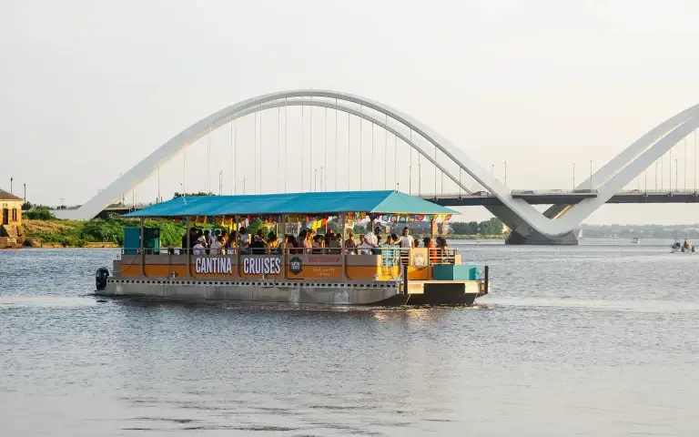 Sea-Suite-Cruises-Cantina-Cruises-DC-17B-(25)-min