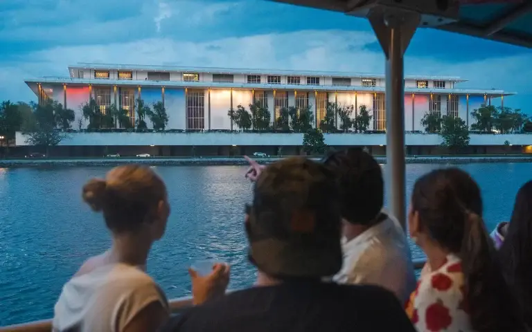 Sea-Suite-Cruises-Cantina-Cruises-DC-17B-(30)-min