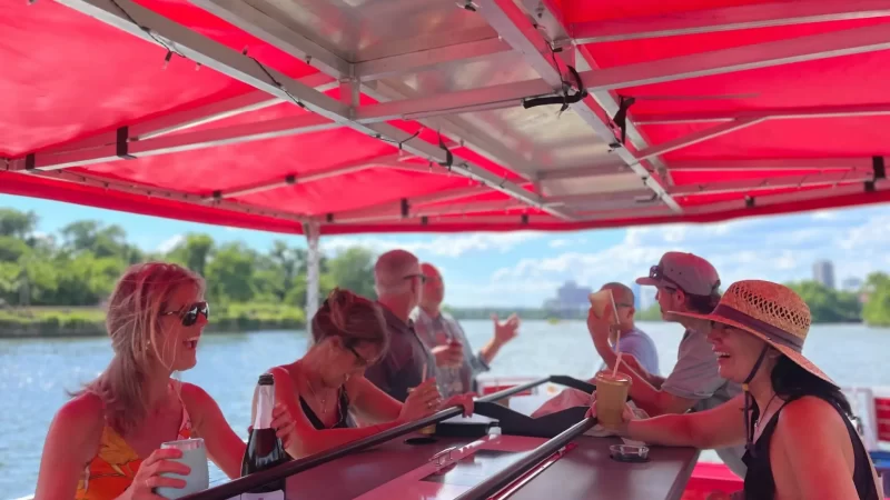 Corporate Cruises RVA - Paddle Boat - 01 - 2000px - 00-min