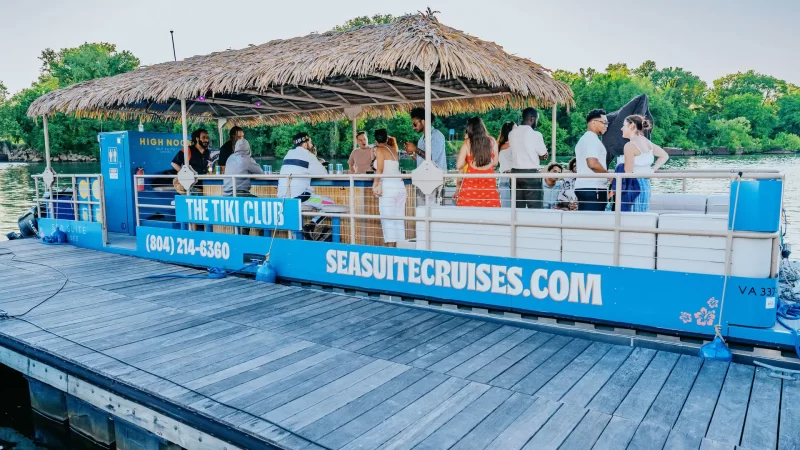 Booze cruises in Richmond VA. BYOB Tiki boat. group photo. Tiki Club RVA by Sea Suite Cruises.
