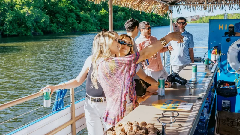 Richmond-VA-Tiki-Boat-Int (6)